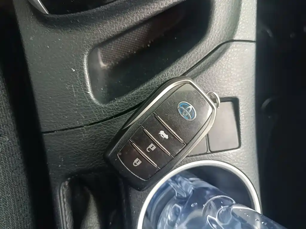 Toyota Levin Twin Engine E+ — миниатюра 9