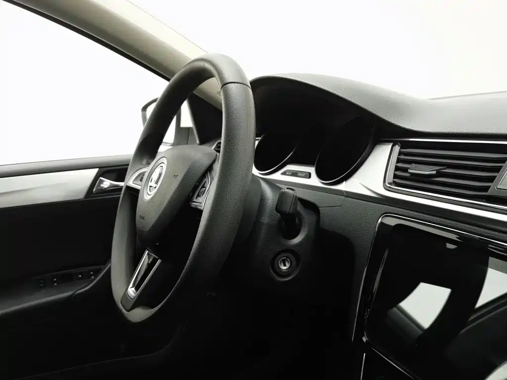 Skoda Rapid — миниатюра 22