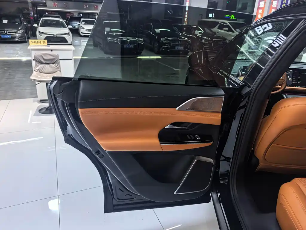 XPeng G9 — миниатюра 8
