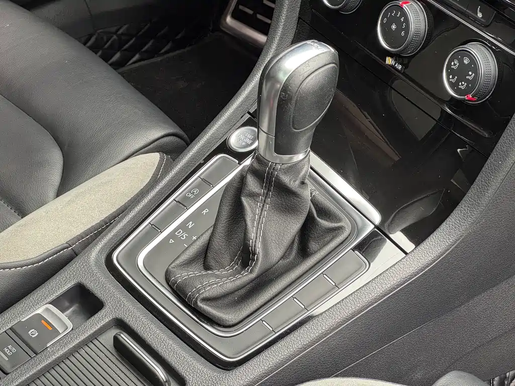 Volkswagen Golf — миниатюра 12