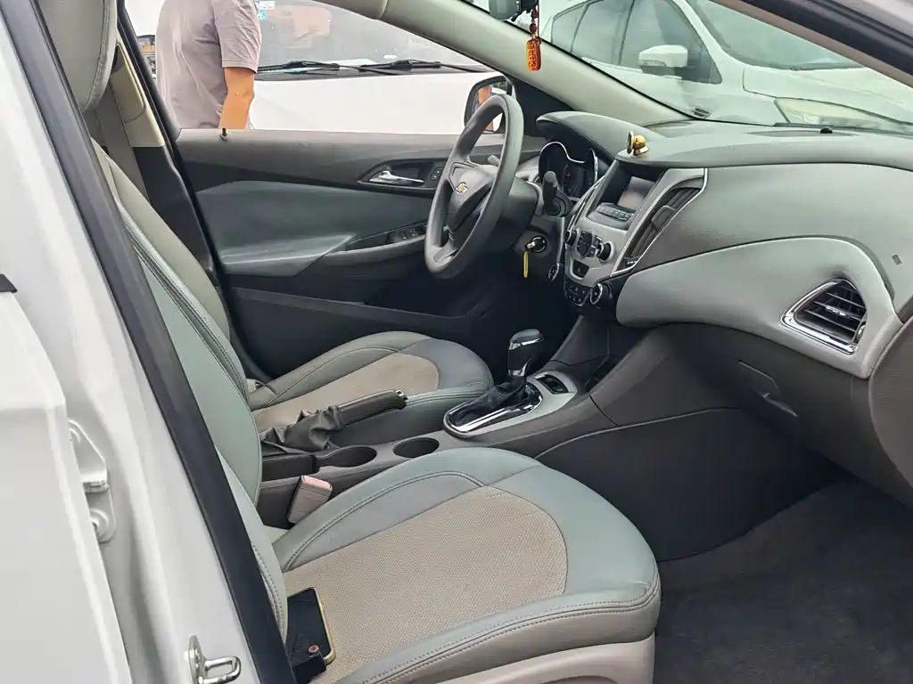 Chevrolet Cruze — миниатюра 9