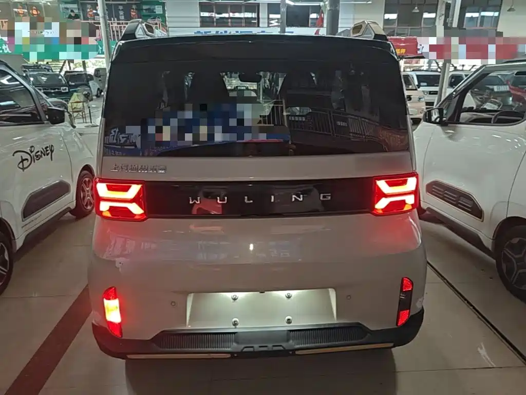 Wuling MINIEV — миниатюра 6