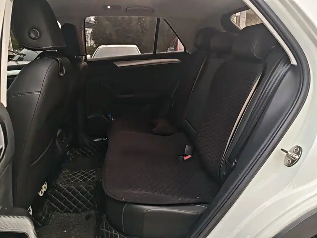 Volkswagen T-Roc — миниатюра 17