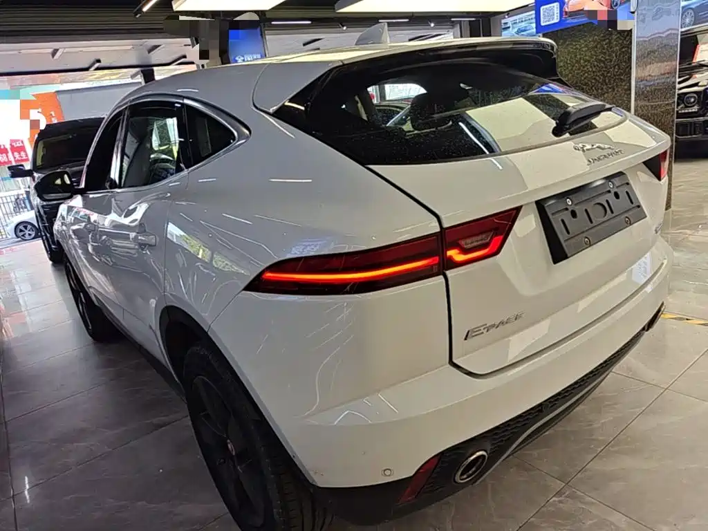 Jaguar E-PACE — миниатюра 5