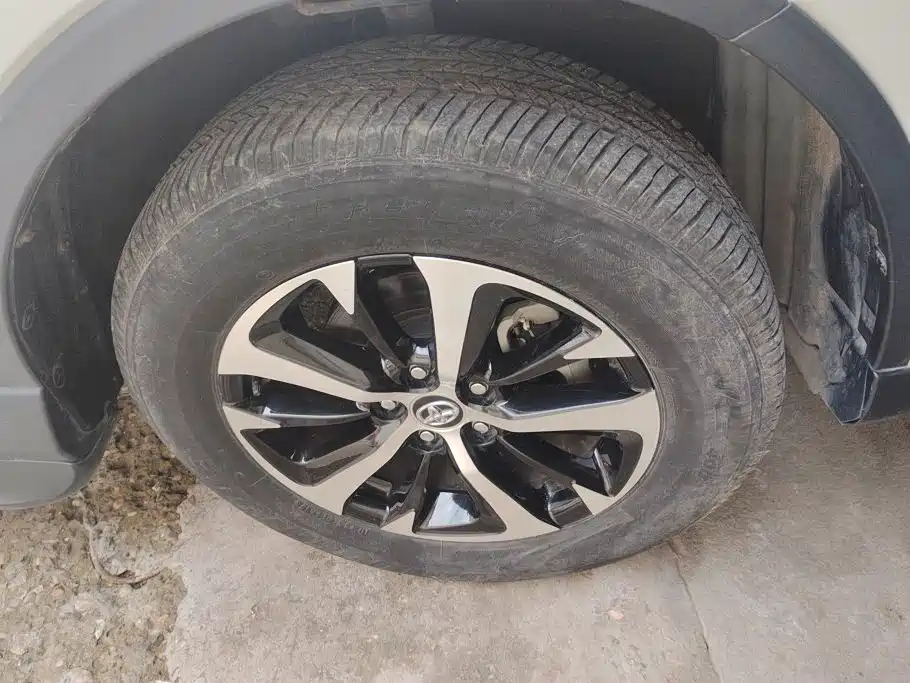 Toyota RAV4 — миниатюра 6