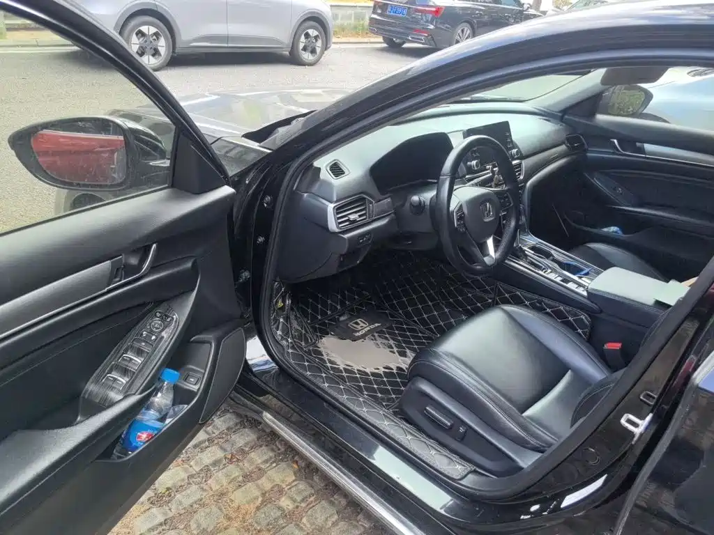 Honda Accord — миниатюра 12