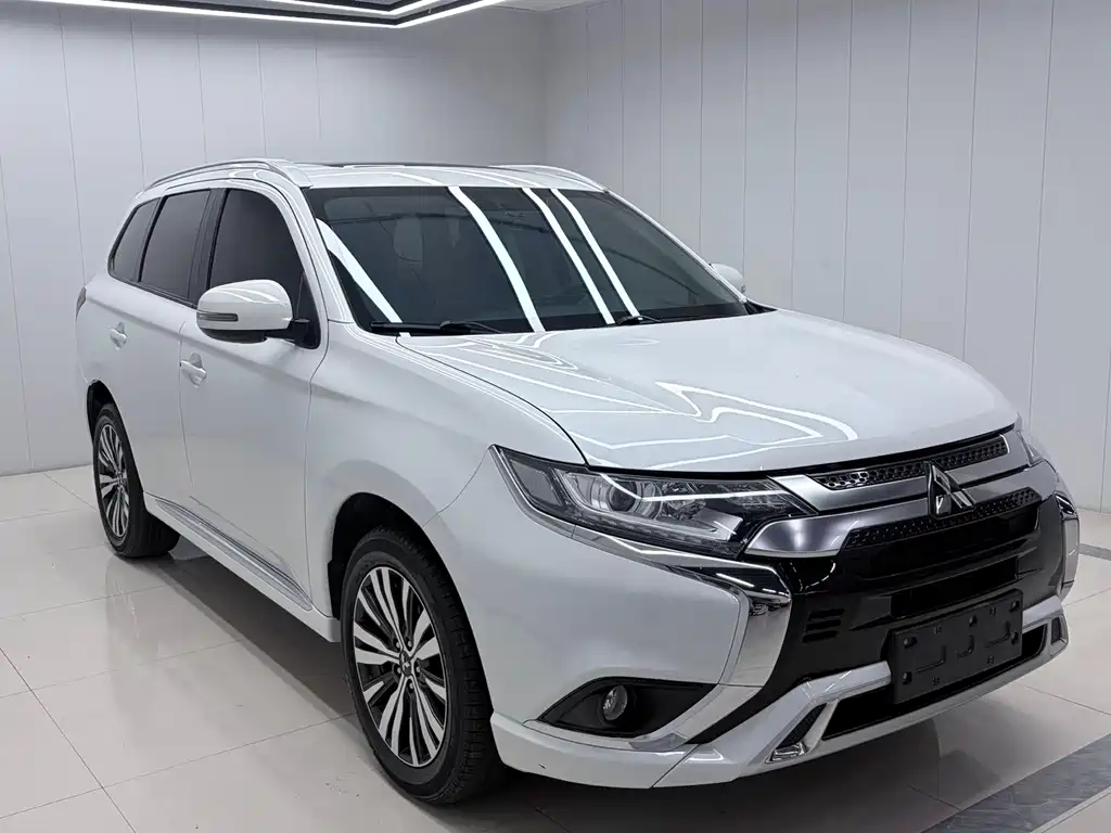 Mitsubishi Outlander — миниатюра 3
