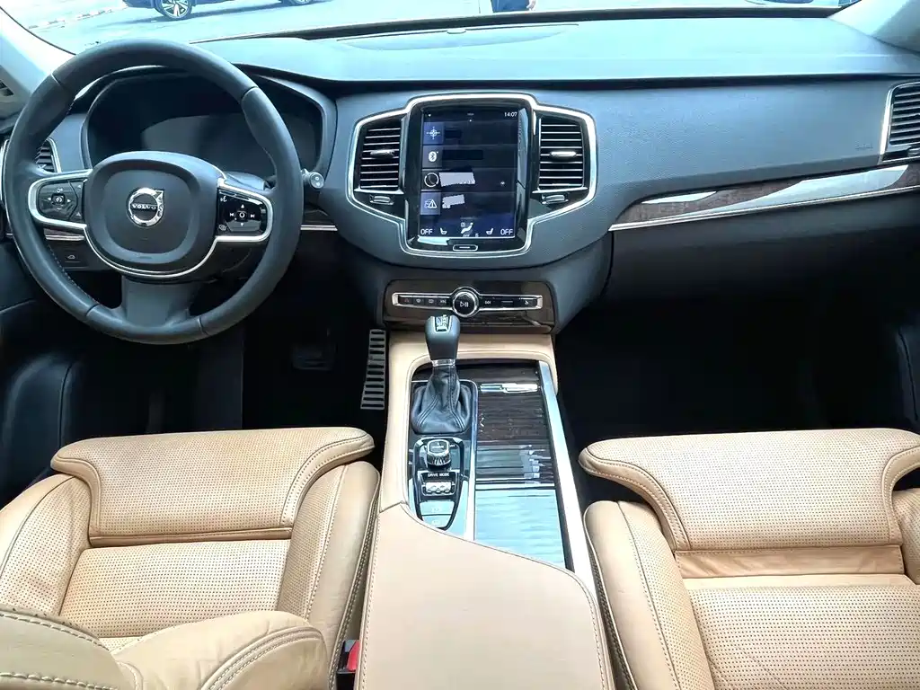 Volvo XC90 — миниатюра 7