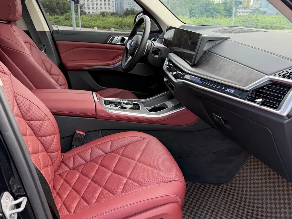 BMW X5 2023 xDrive 30Li Premium M Sport