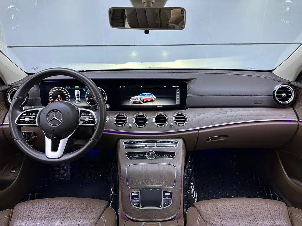 Mercedes-Benz E-Class — миниатюра 16