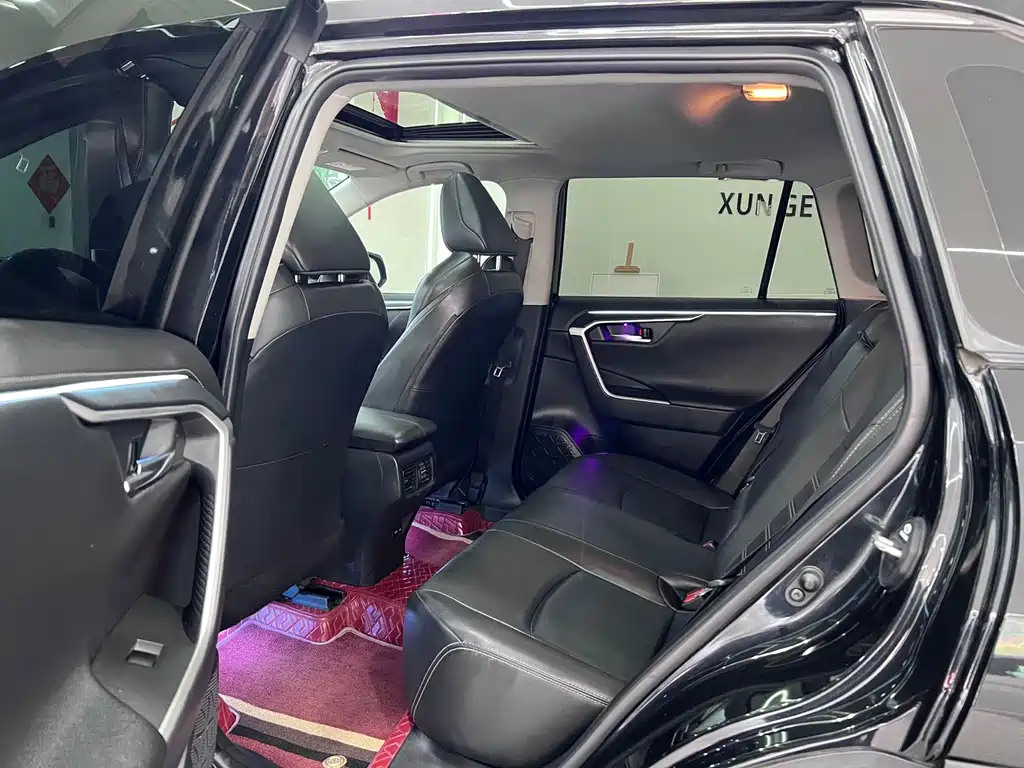 Toyota Wildlander 2.0L CVT 2WD Luxury Edition, фото 10