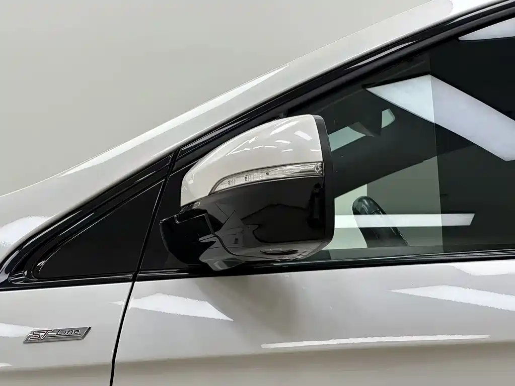 Ford Edge — миниатюра 16