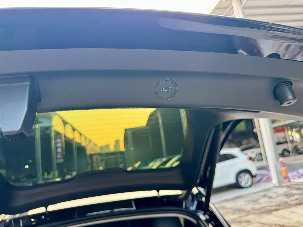 Tesla Model Y — миниатюра 31