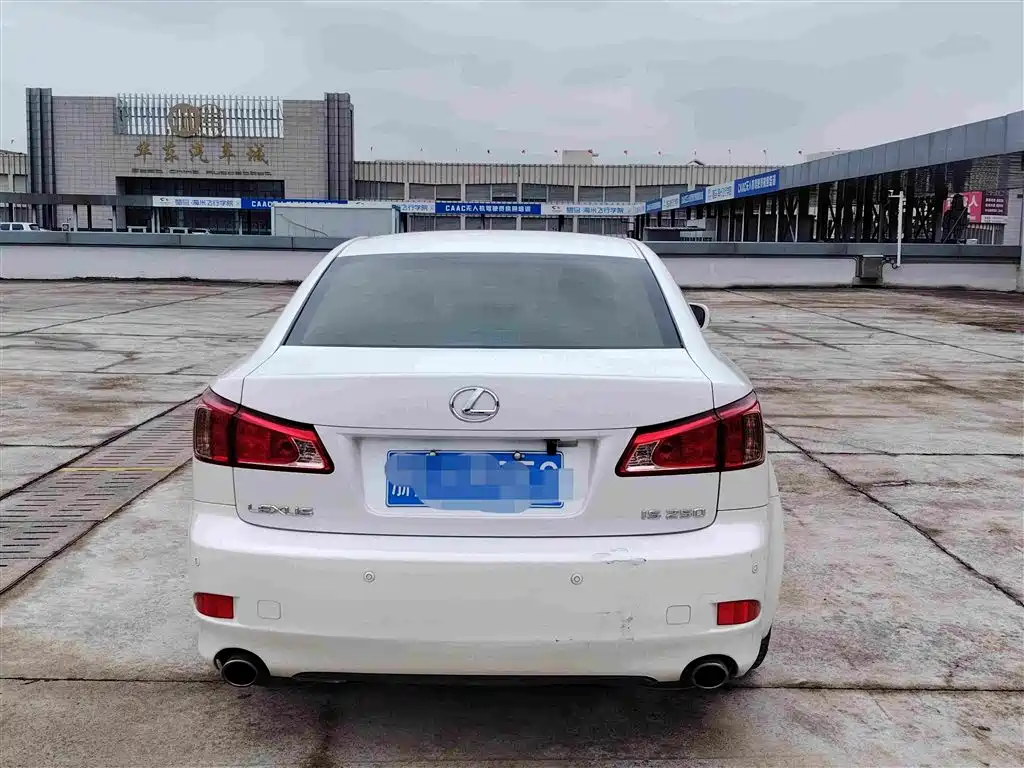 Lexus IS — миниатюра 4