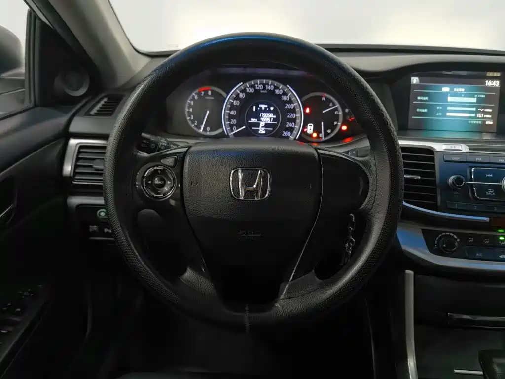 Honda Accord — миниатюра 11