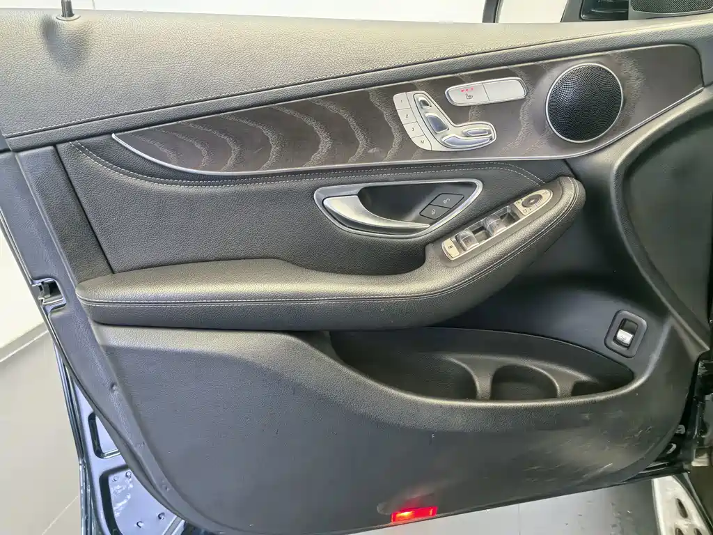 Mercedes-Benz GLC — миниатюра 16