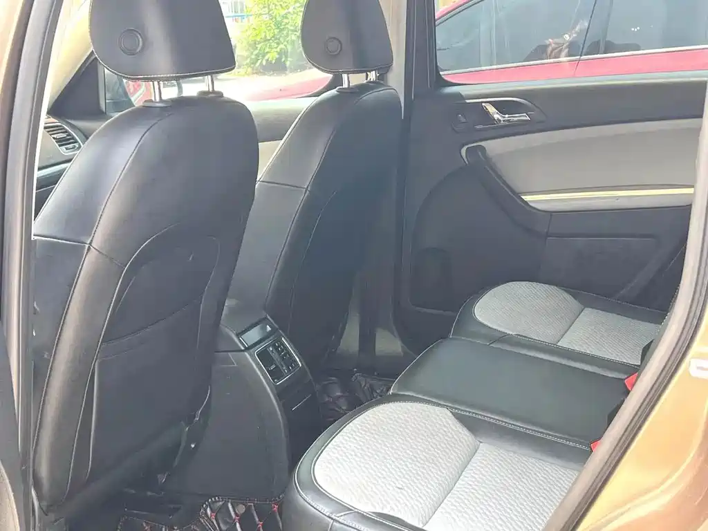 Skoda Yeti — миниатюра 6