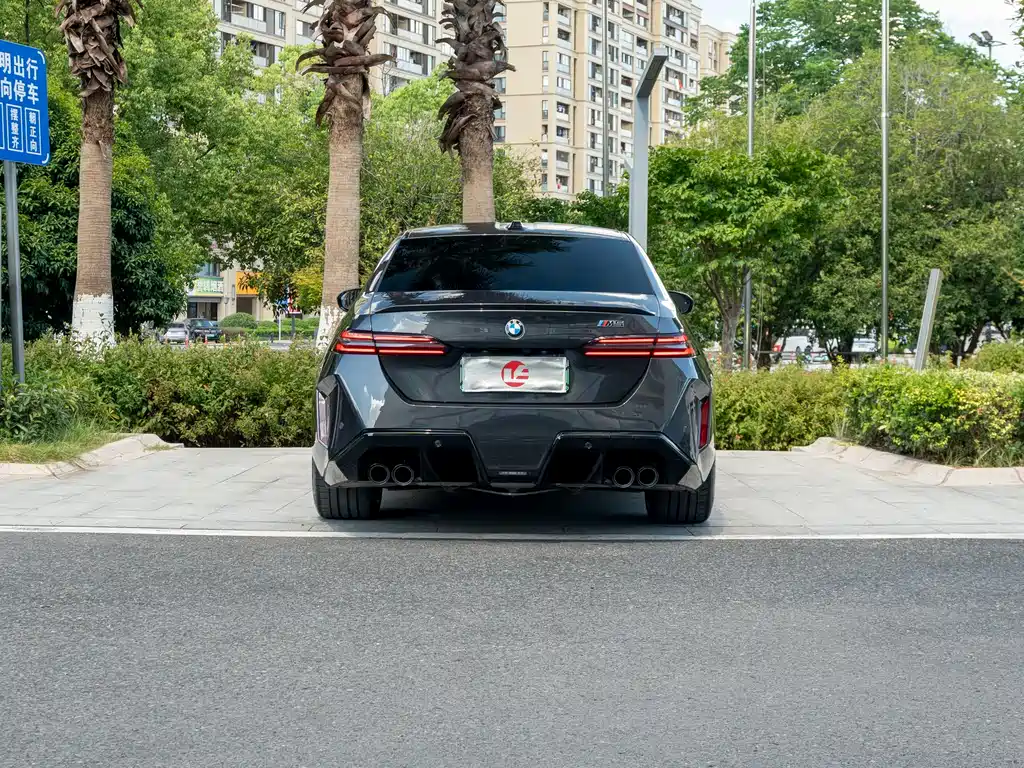 BMW M5 2025 M5