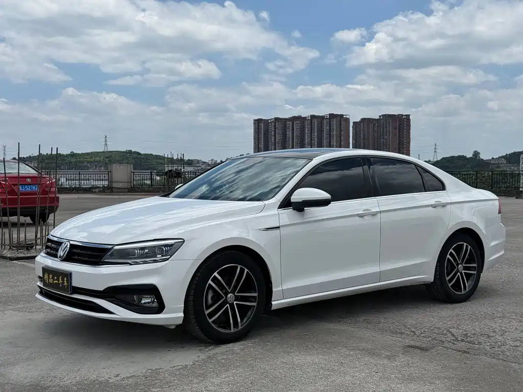 Купить Volkswagen Lamando