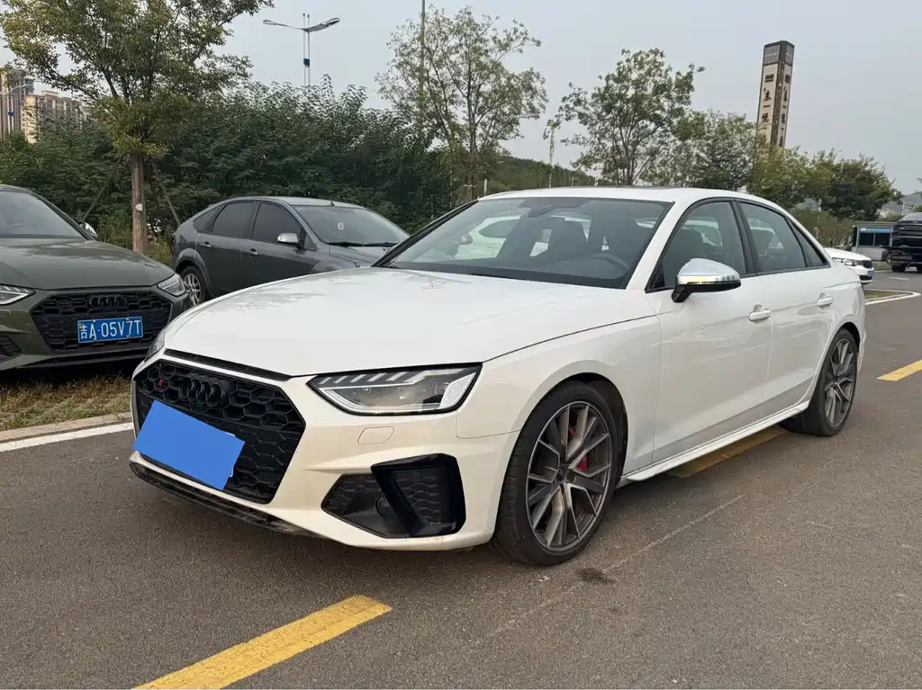 Audi S4