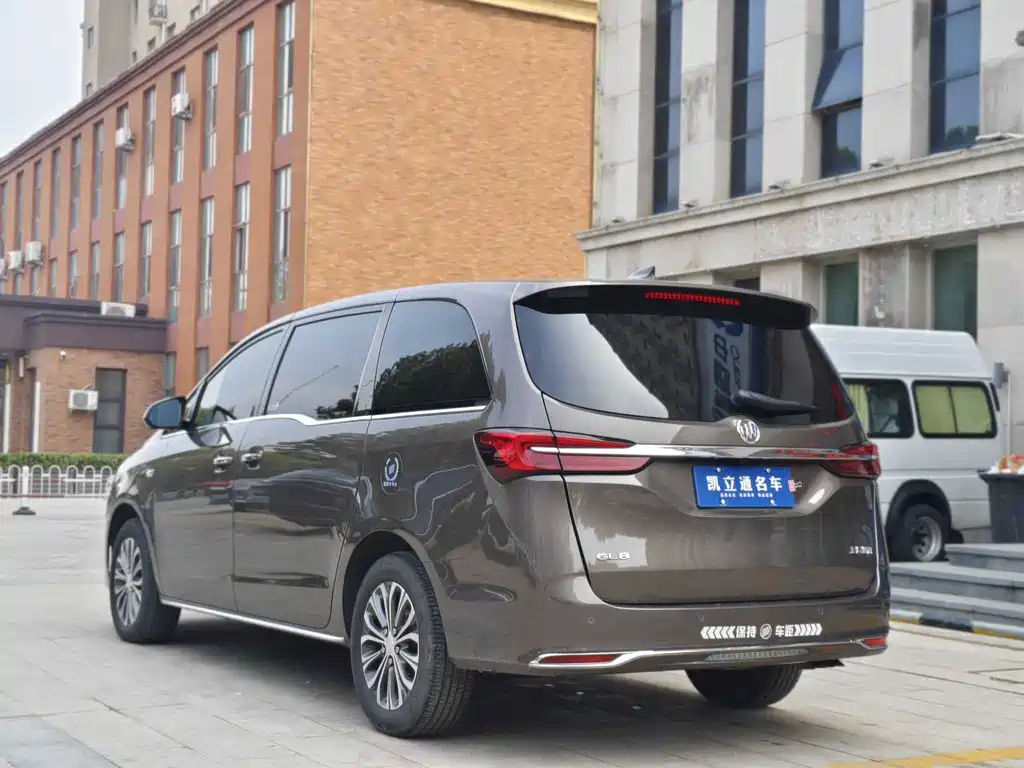 Buick GL8 — миниатюра 5