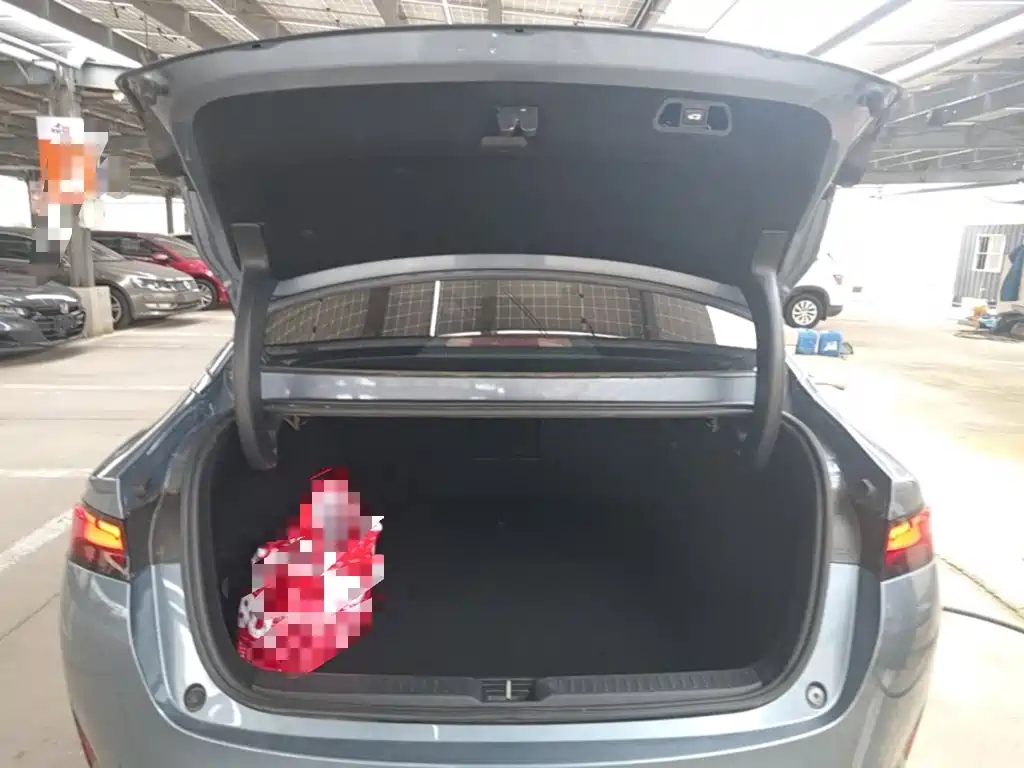 XPeng P5 — миниатюра 19