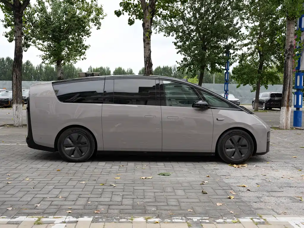 Li Auto Li MEGA — миниатюра 4
