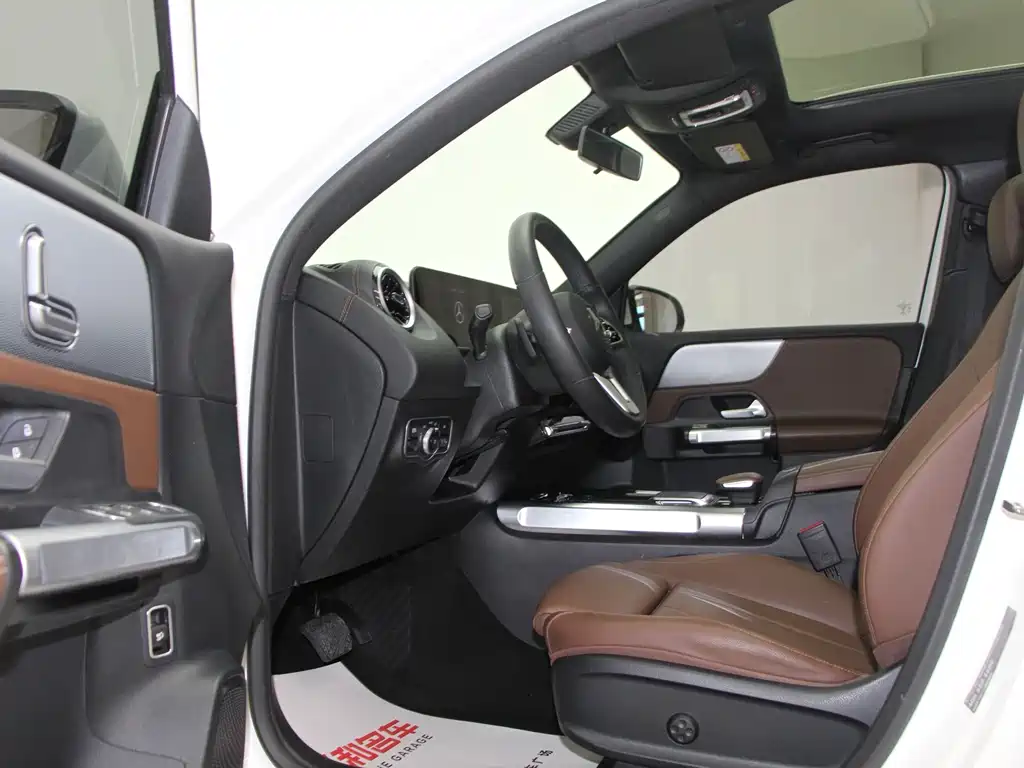 Mercedes-Benz GLB — миниатюра 8