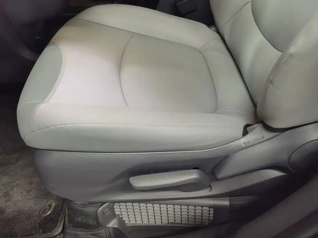 Toyota Granvia — миниатюра 14