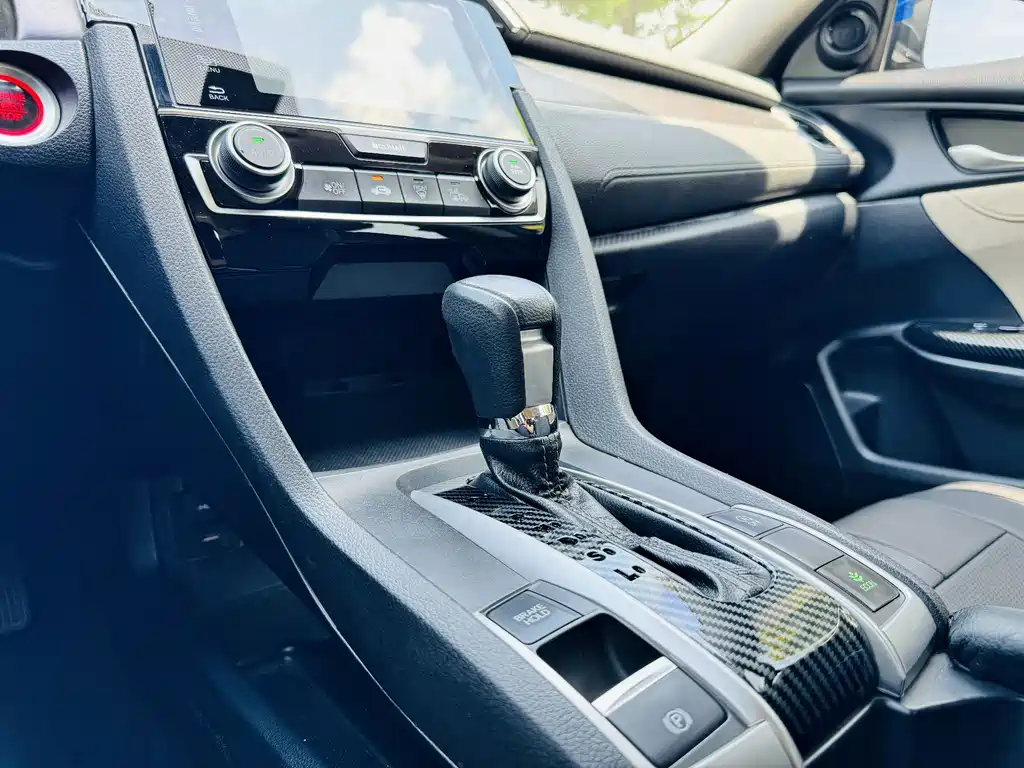 Honda Civic — миниатюра 8