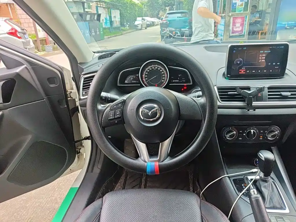 Mazda 3 Axela — миниатюра 6