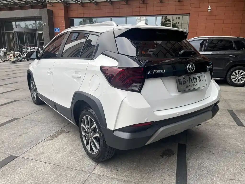 Toyota Yaris L — миниатюра 8