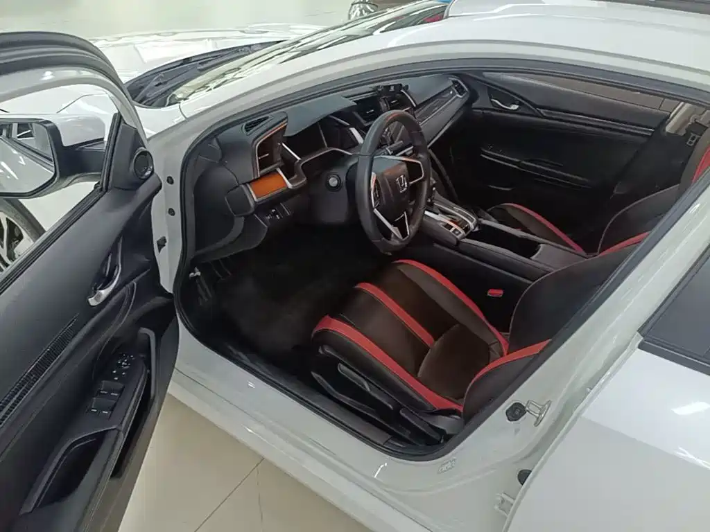 Honda Civic — миниатюра 16
