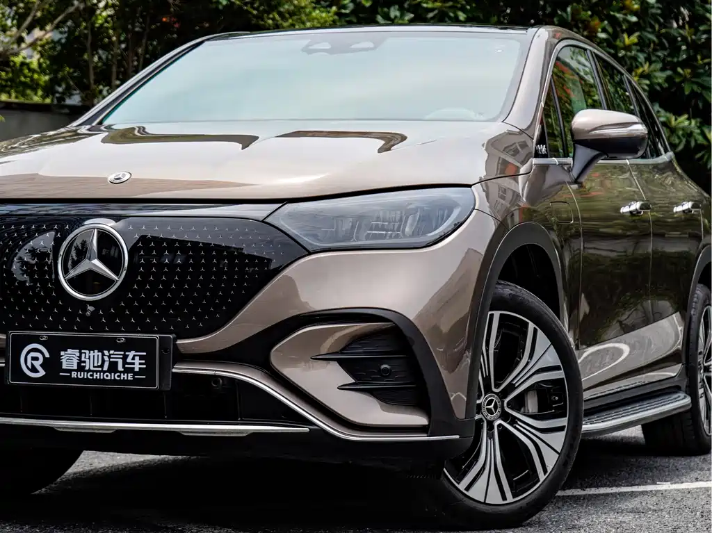 Mercedes-Benz EQE SUV — миниатюра 8