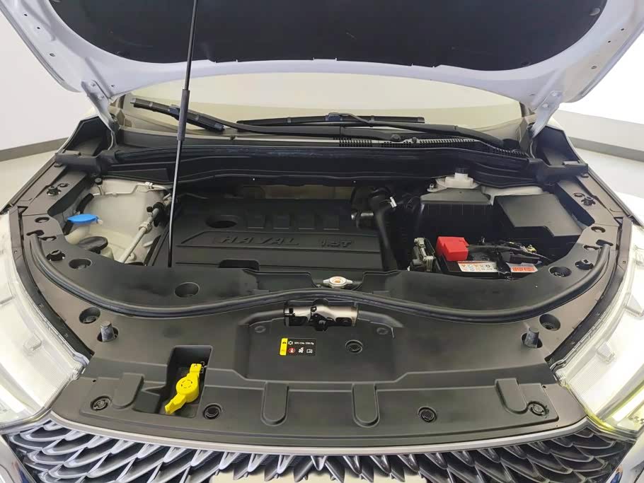 Haval Haval M6 1.5 л 2023 г. Белый, пробег 15700 км