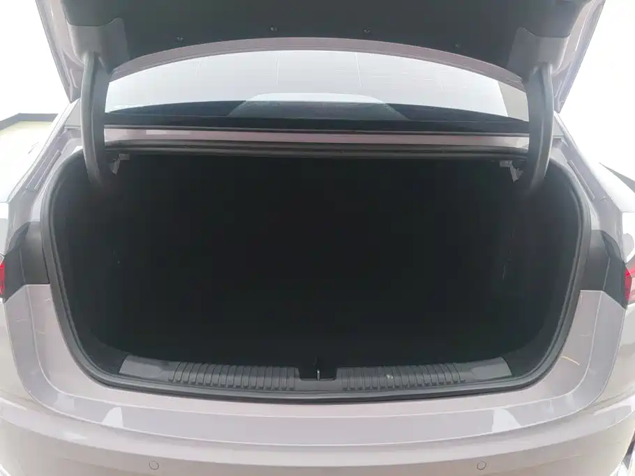 Roewe M7 DMH — миниатюра 4