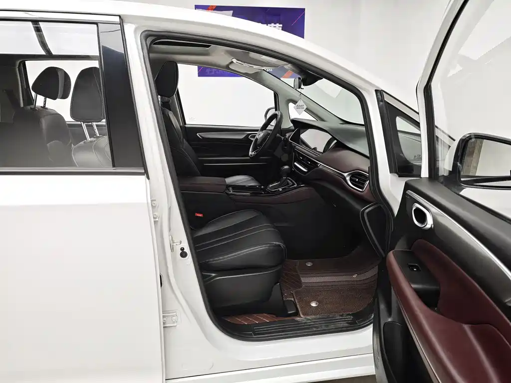 GAC Motor Trumpchi M6 — миниатюра 12