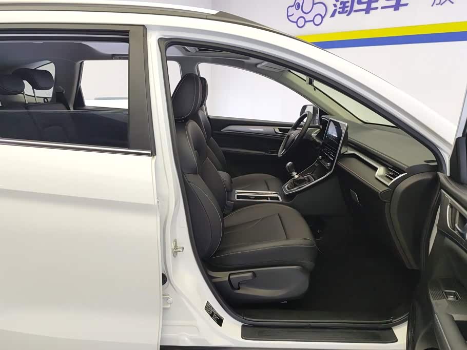 Haval Haval M6 1.5 л 2023 г. Белый, пробег 15700 км