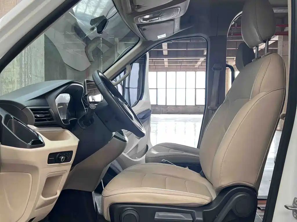 MAXUS V90 — миниатюра 6