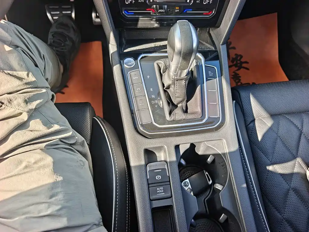 Volkswagen Magotan PHEV — миниатюра 14