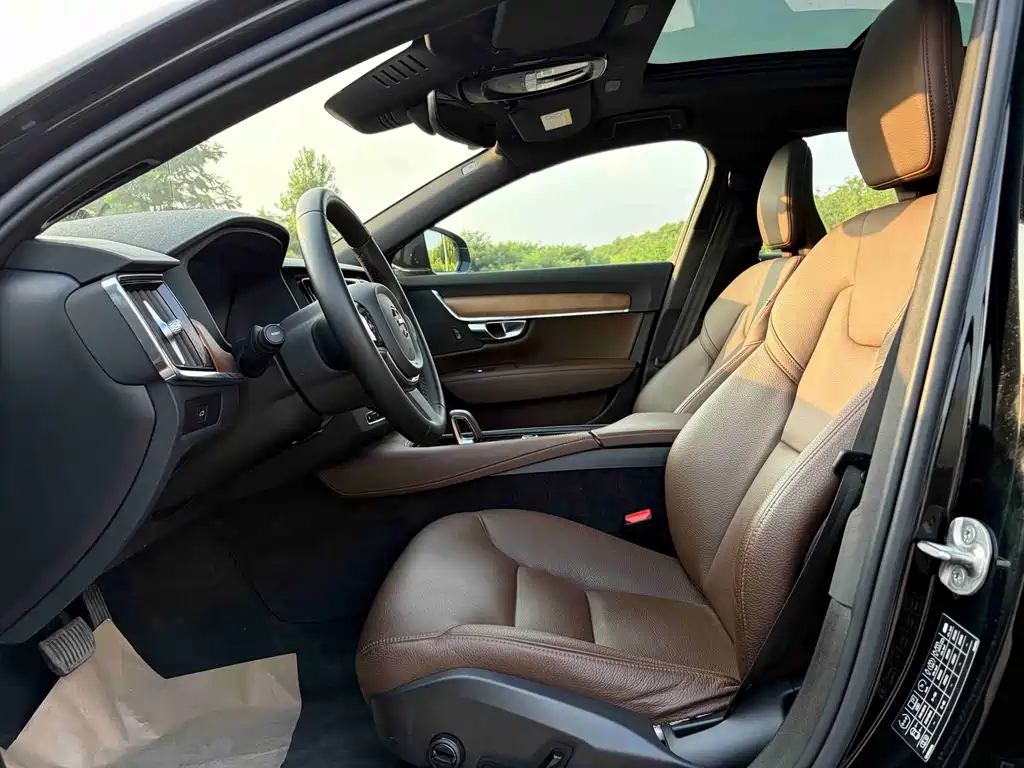 Volvo S90 — миниатюра 5