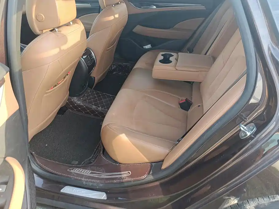 Buick LaCrosse — миниатюра 10