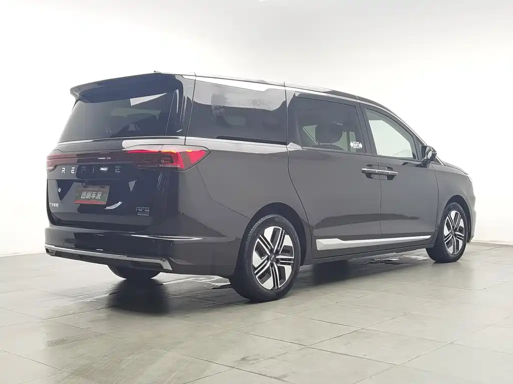JAC Refine Refine RF8 PHEV — миниатюра 2
