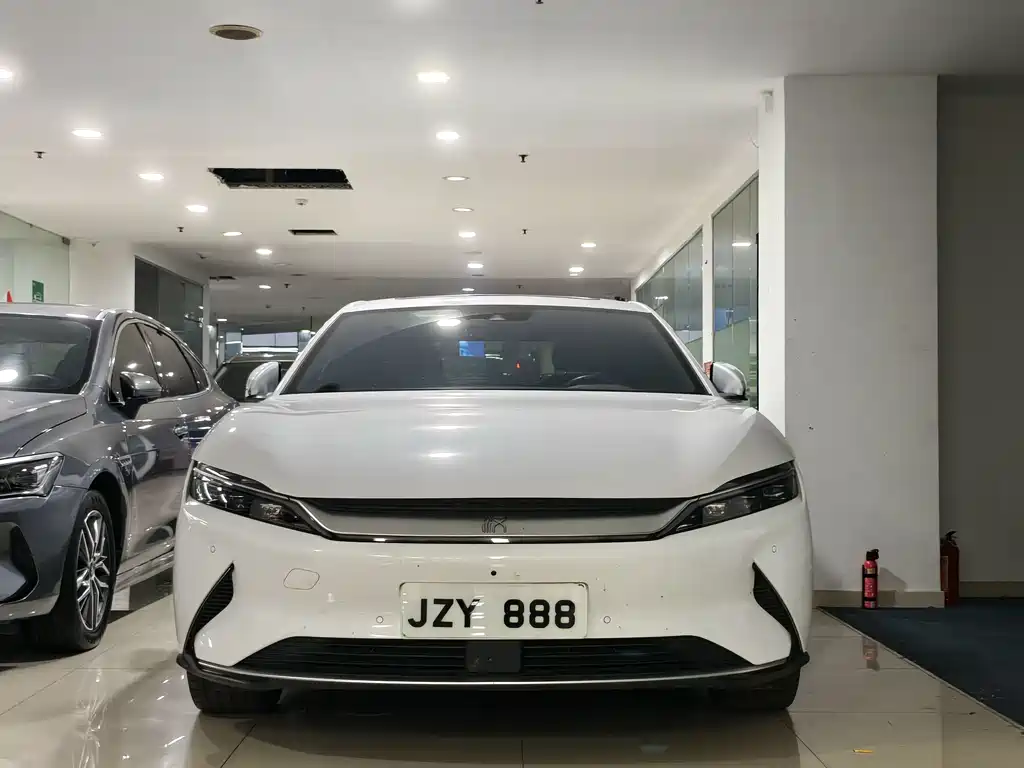 BYD Han — миниатюра 2