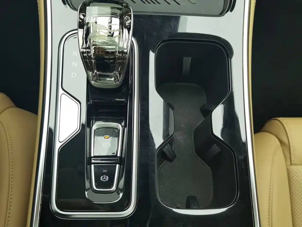 JAC Refine Refine RF8 PHEV — миниатюра 13