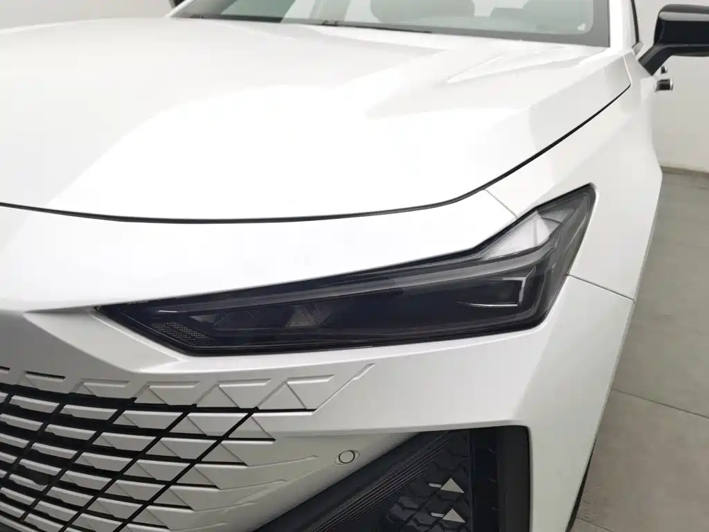 Changan UNI-V — миниатюра 7