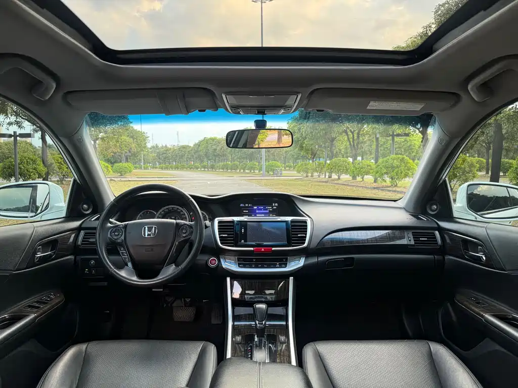 Honda Accord — миниатюра 10