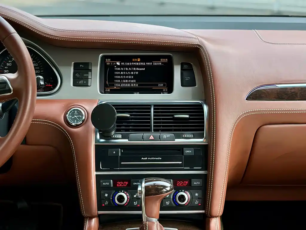 Audi Q7 — миниатюра 11
