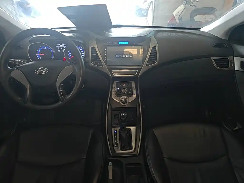 Hyundai Elantra Langdong — миниатюра 10