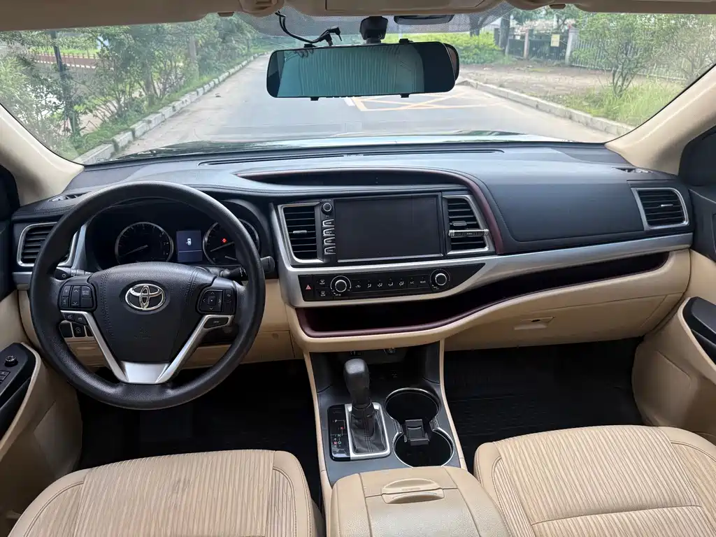 Toyota Highlander — миниатюра 5